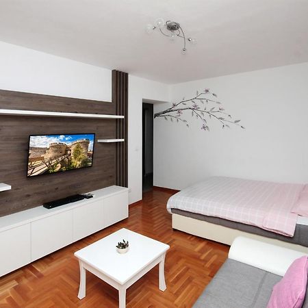 Apartment Lilly Belgrado Exterior foto